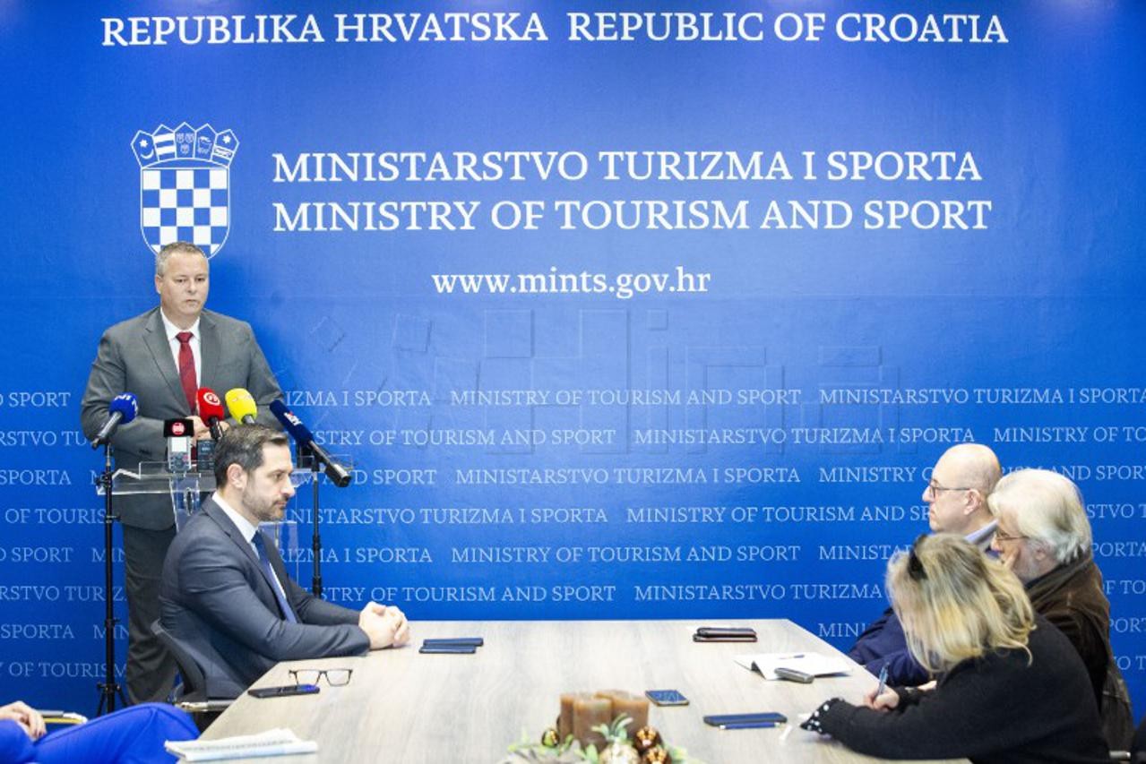 Ministarstvo demantiralo navode: Identitet osobe poginule u požaru kod Omiša još nije poznat