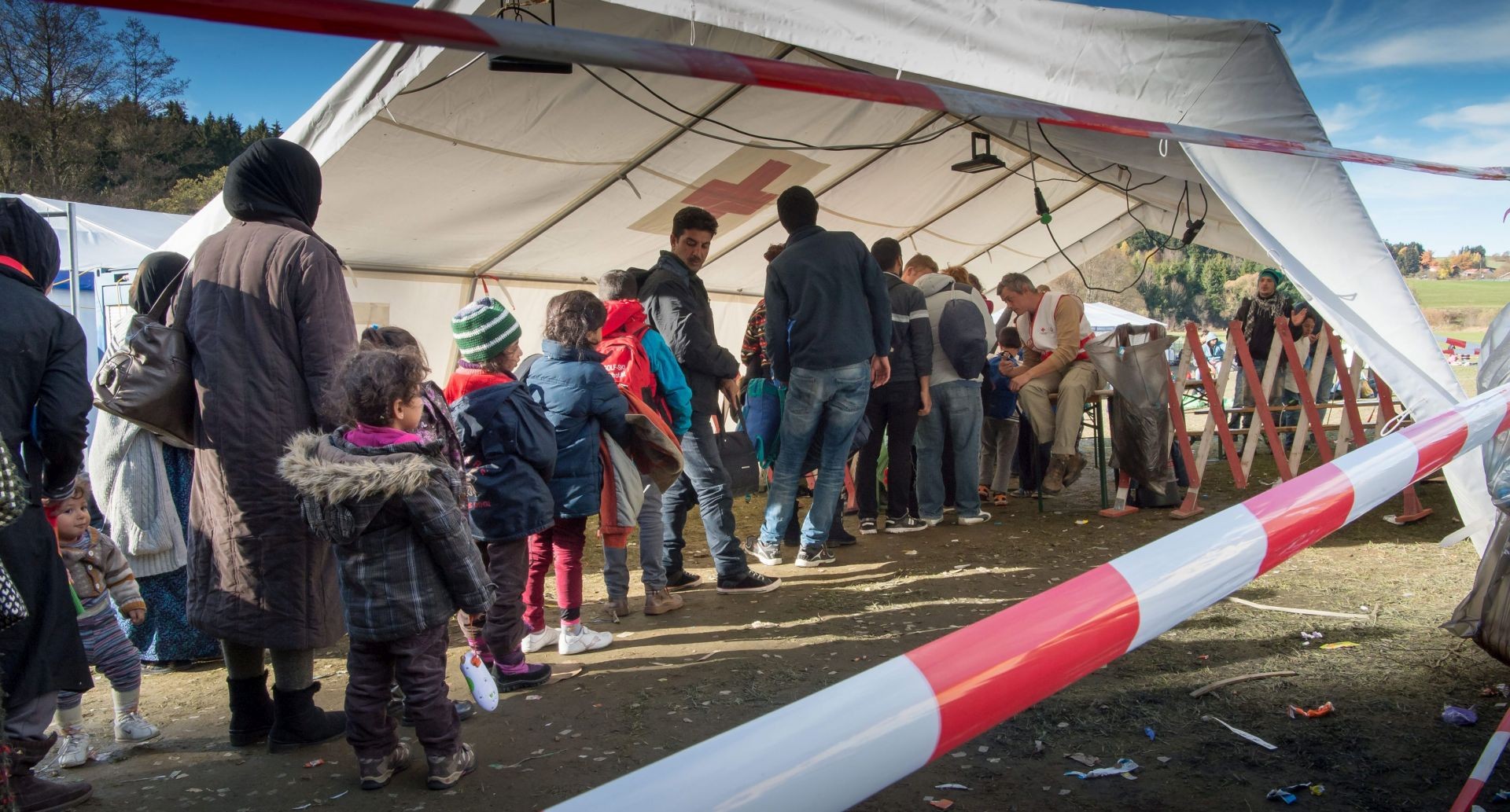Austrija mijenja pristup migrantima: Obvezni društveno korisni poslovi za azilante