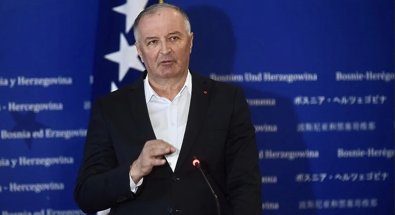 Istup koji vrijeđa: Helez sudionike međunarodne konferencije nazvao „budalama“