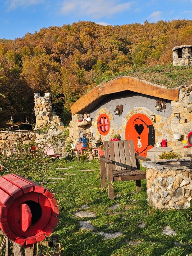 Bajka nadomak Kreševa: "Selo kućica pod zemljom“