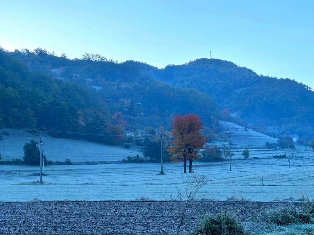 U Pidrišu izmjereno čak -6°C, mraz zabijelio Gornji Vakuf
