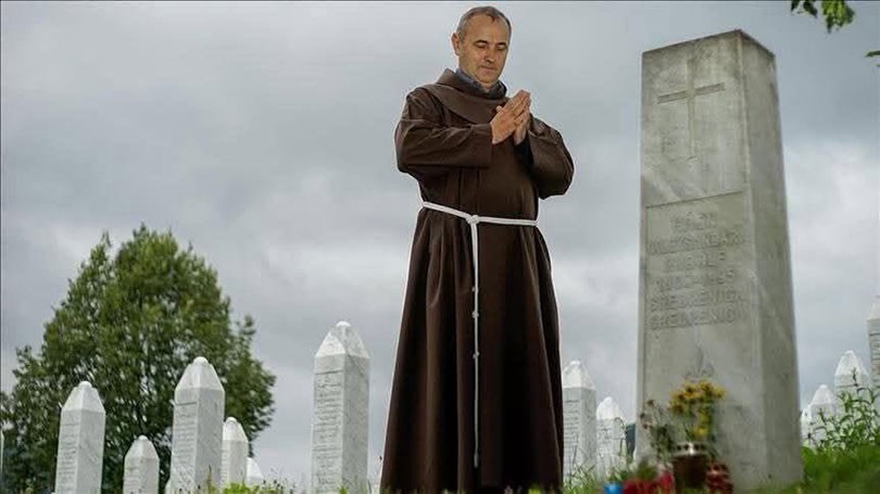 Križ u Dolini bijelih nišana: Priča o srebreničkim Hrvatima