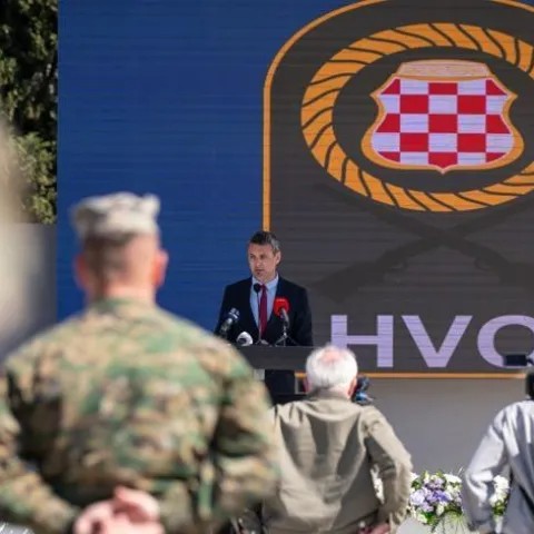 Koordinacija udruga proisteklih iz Domovinskog rata HVO-a oštro je reagirala na istupe ministra obrane BiH Zukana Heleza