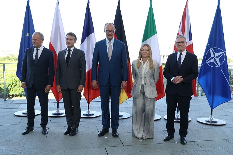 WSJ otkrio detalje tajnog sastanka europskih čelnika: "Moramo se pripremiti za život bez Amerike"