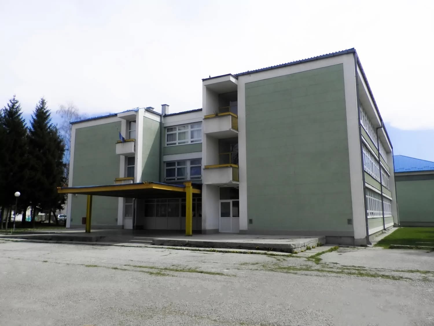 Bugojno: Hrvatskim novcem obnovili školu, a hrvatsku djecu izbacuju van!