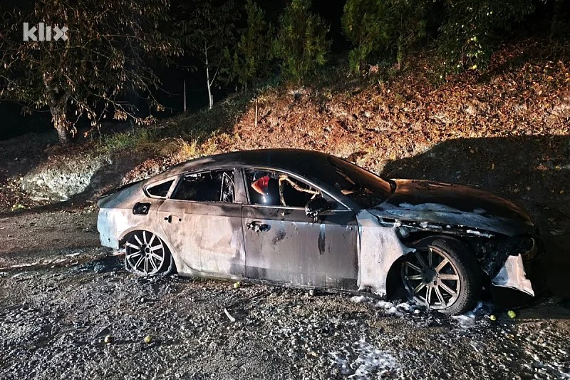 Emiru Hubjeru zapaljen automobil ispred obiteljske kuće u Goraždu, požar zahvatio i kuću