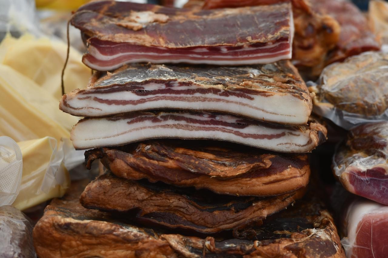 Slanina: Od hrane naših predaka do omiljene delicije – je li danas nepravedno zapostavljena?