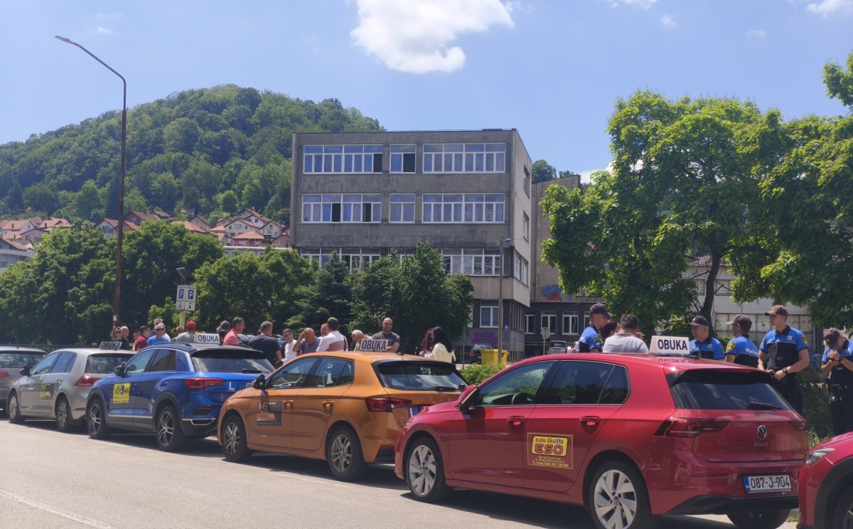 Kandidati u TK i dalje ne mogu polagati vozačke ispite, autoškole prosvjeduju