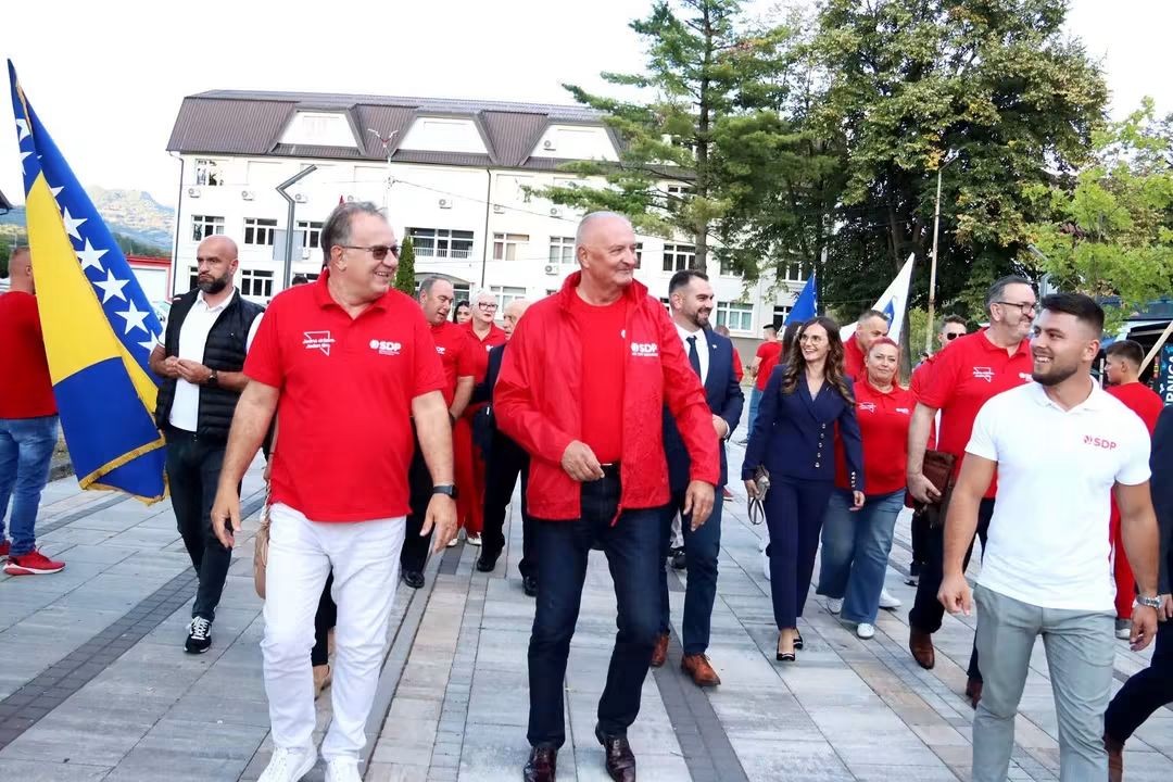 Izaslanstvo SDP BiH posjetilo Vitez, Busovaču i Travnik