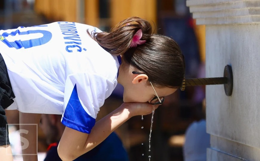 Dres reprezentacije BiH u školi izazvao polemike, iz škole poručuju: Pravilo se odnosi na sve sportske dresove