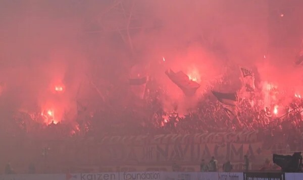 Hajduk se na glasio o prekidu utakmice 