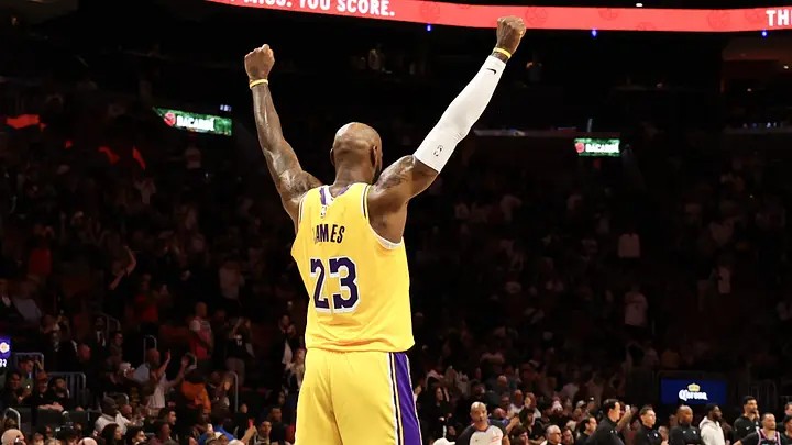 LeBron James napušta Lakerse ali nastavlja karijeru u NBA ligi