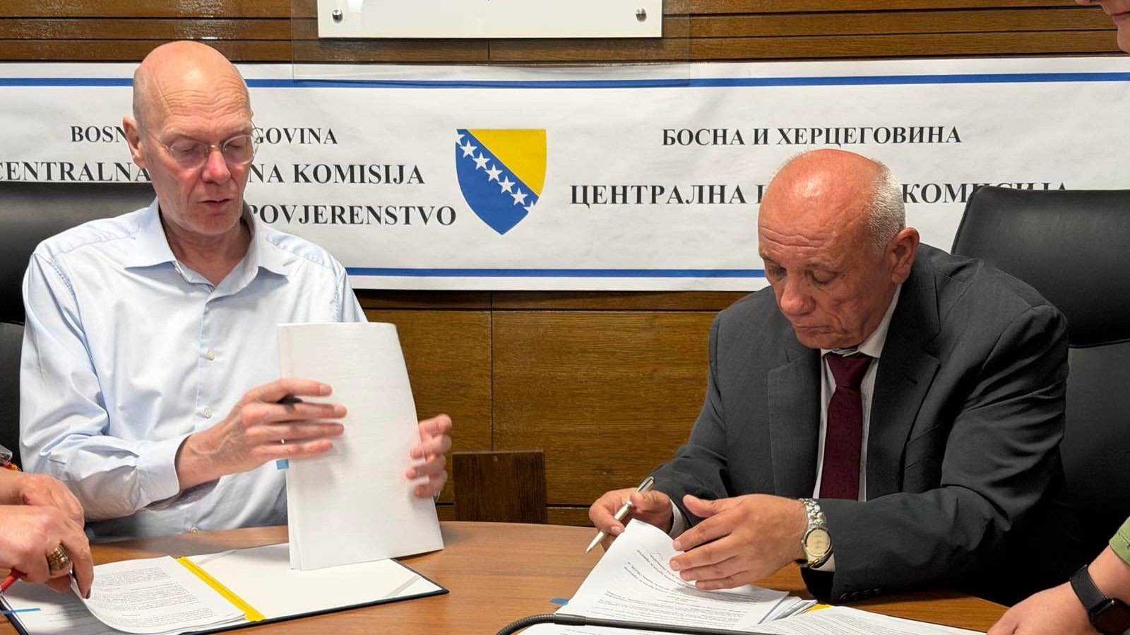 Nova izborna tehnologija stiže u BiH: CIK potpisao ugovor od 74,5 milijuna KM