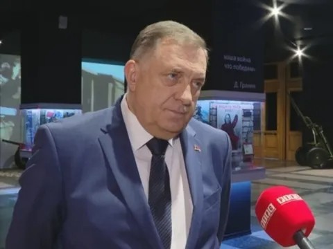 Dodik: "Most je otvoren privremeno na 100 godina"