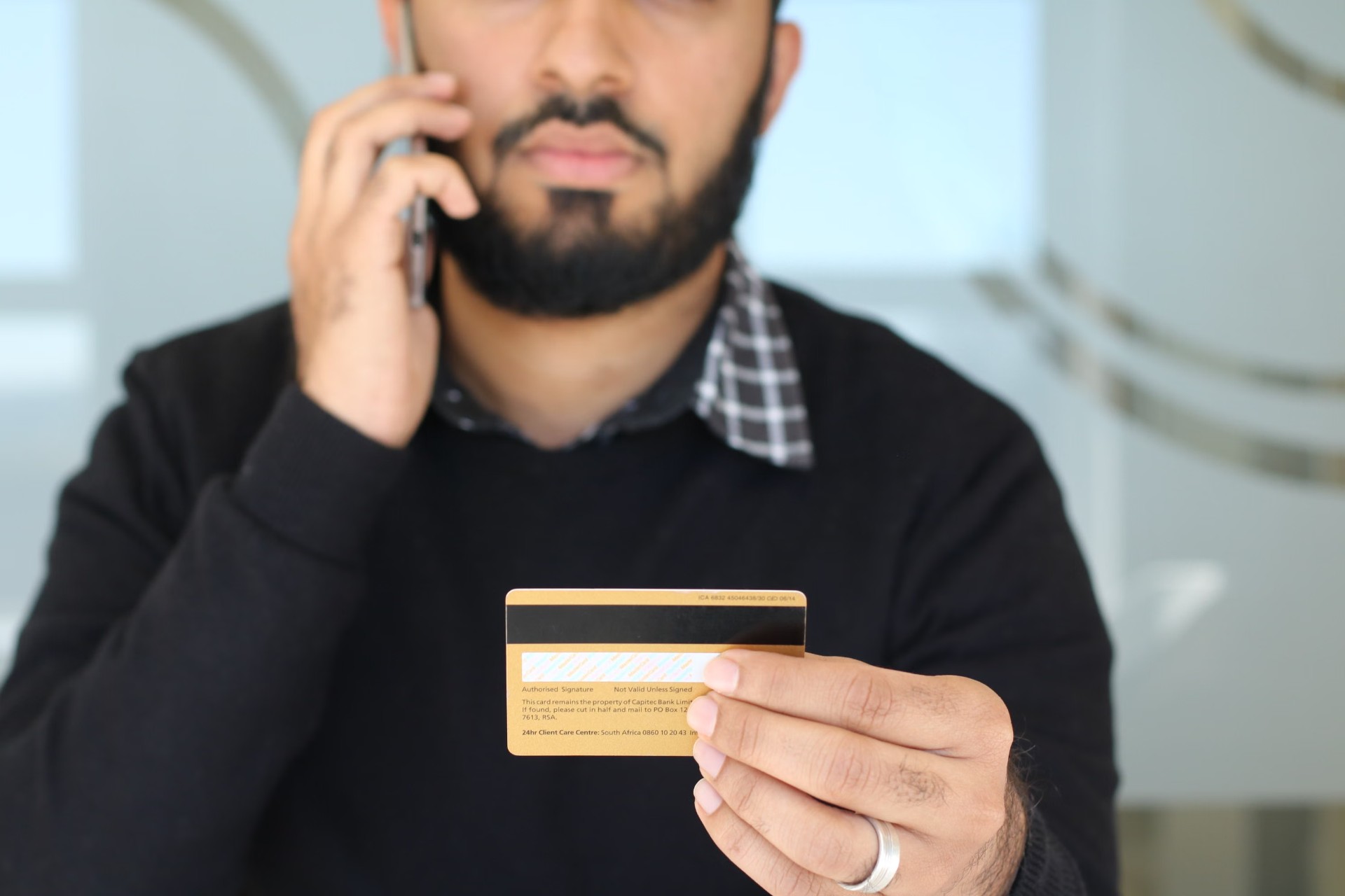 MUP RS upozorio na novu SMS prevaru: Građanima kradu novac putem Google Paya i Apple Paya