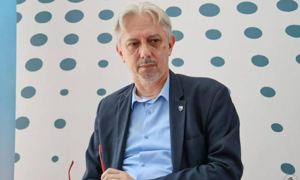 Nacionalna histerija zbog fan zona: Kako Kovačević skuplja jeftine političke poene