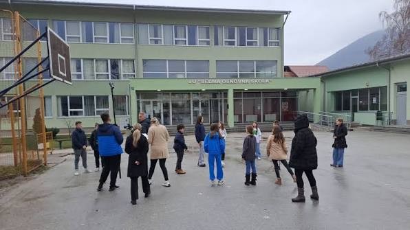 Ilidža: Roditelji obustavili nastavu – “Sustav godinama ne reagira na probleme u učionici”