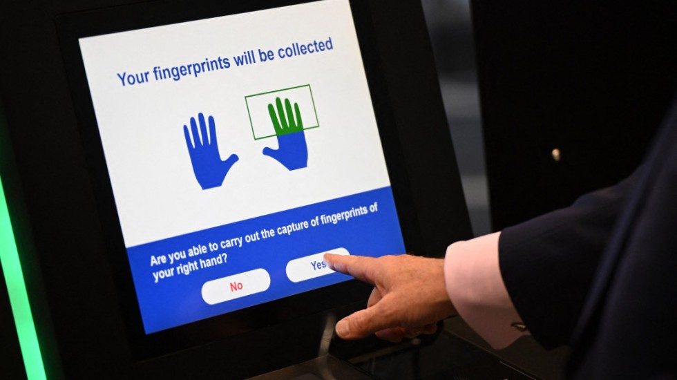 Kaos na granicama Schengena: EU zbog velikih gužvi privremeno obustavlja biometrijske provjere