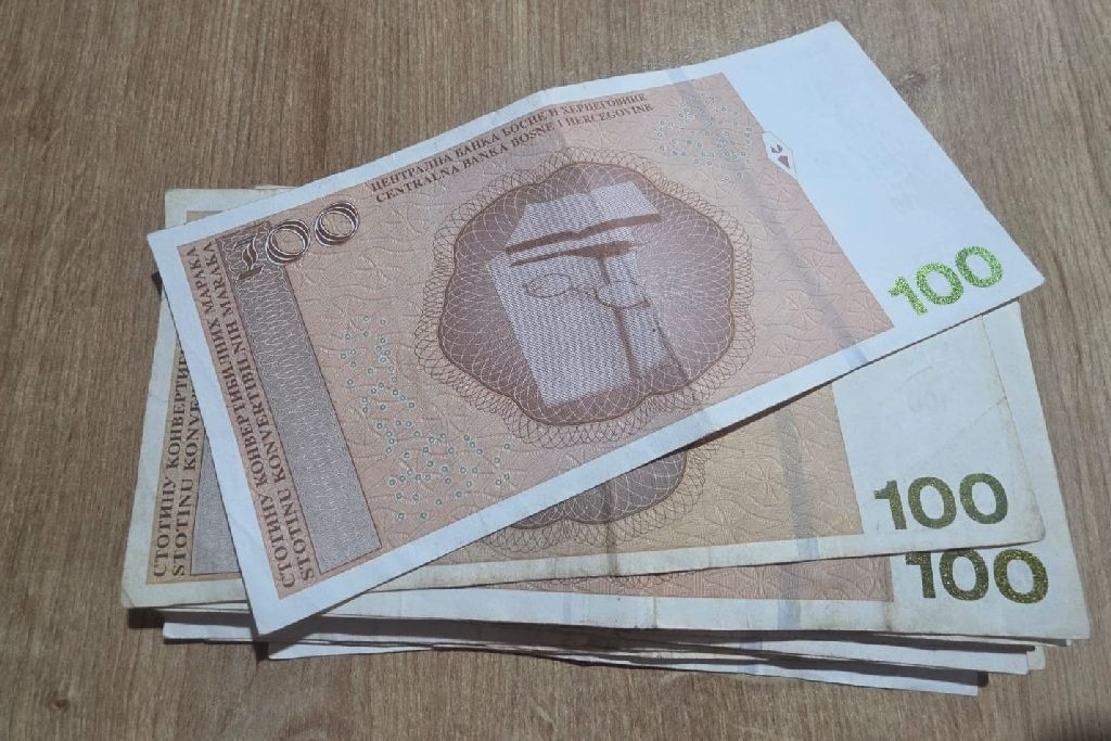 Novo povećanje: najniža mirovina ide preko 700 KM 