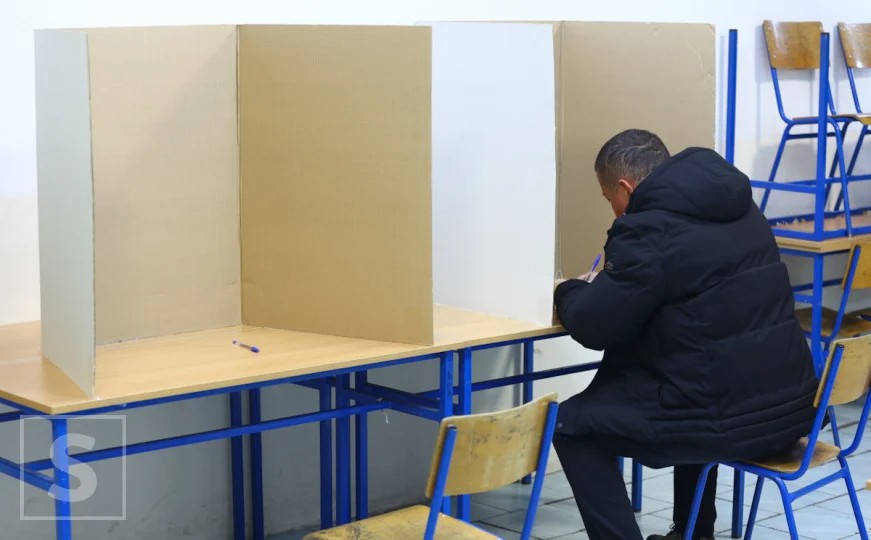 Nova izborna tehnologija, stara politička borba za fotelje
