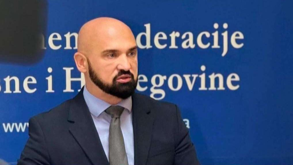 Ramo Isak prenio ovlasti na službenika FMUP-a uoči mogućeg dizanja optužbe 