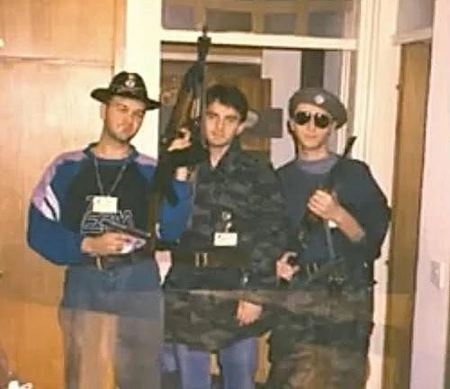 Simbolika ili poruka biračima? Željko Komšić objavio ratnu fotografiju