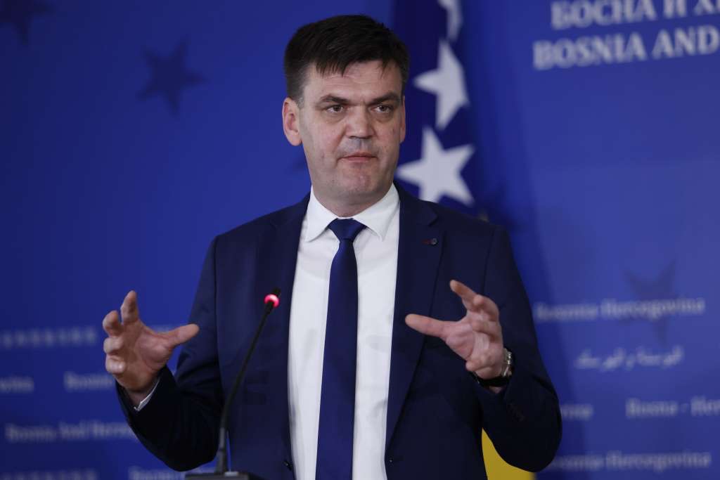 Cvitanović predao kandidaturu HDZ-a 1990 i Zdenka Lučića za Predsjedništvo BiH