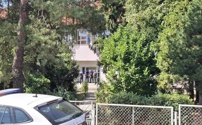 Pritvor za maloljetnicu iz Tuzle osumnjičenu za napad nožem na dvije učenice