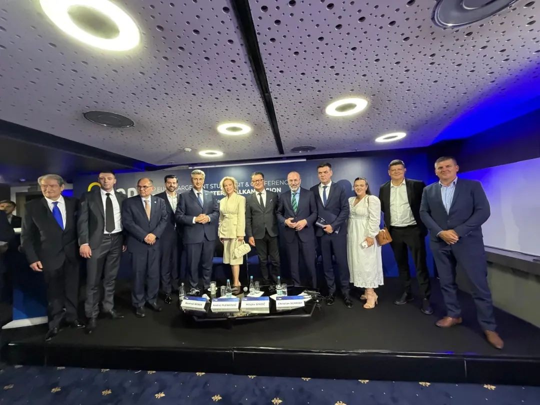 Weber okupio bh. političare: Čović, Izetbegović, Cvitanović i lideri oporbe iz RS-a potpisali EPP sporazum