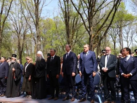 Političke poruke iz Jasenovca: Vučić o pritiscima i odnosima sa susjedima