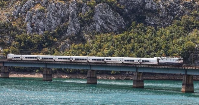 Vlakom iz Zenice na more: Željeznice FBiH uvele novu liniju za Ploče