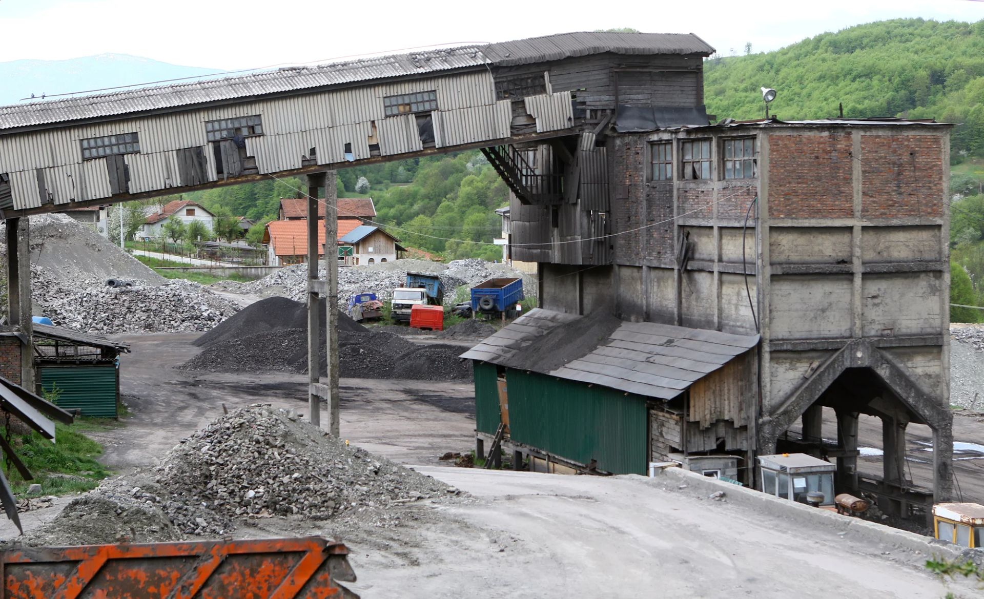 Elektroprivreda BiH ide stopama Željezare Zenica, a lažne diplome koče državu