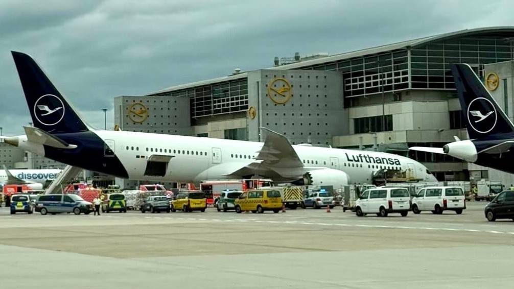 Nekoliko osoba ozlijeđeno nakon incidenta s Boeingom 787 na aerodromu u Frankfurtu