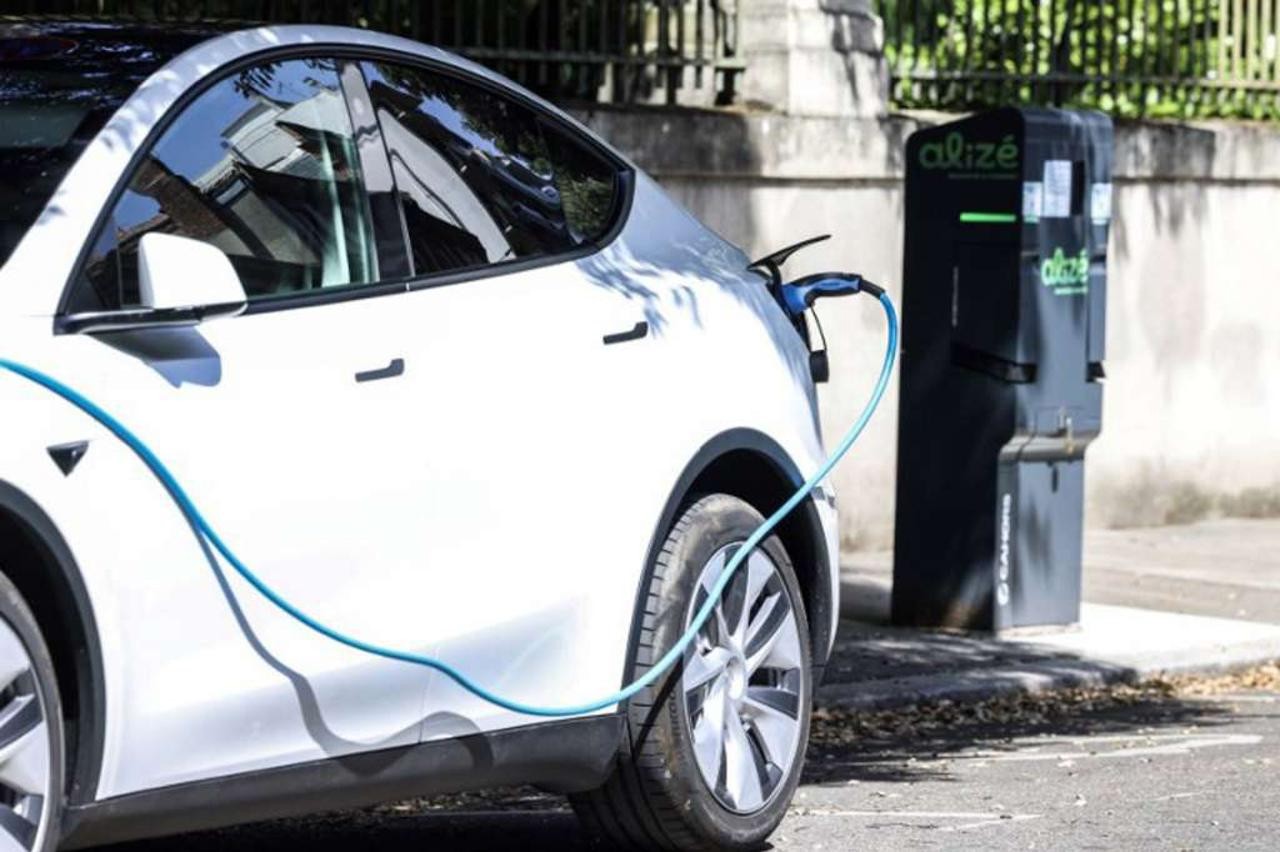 BiH uvodi posebne registracijske oznake za električna i hibridna vozila