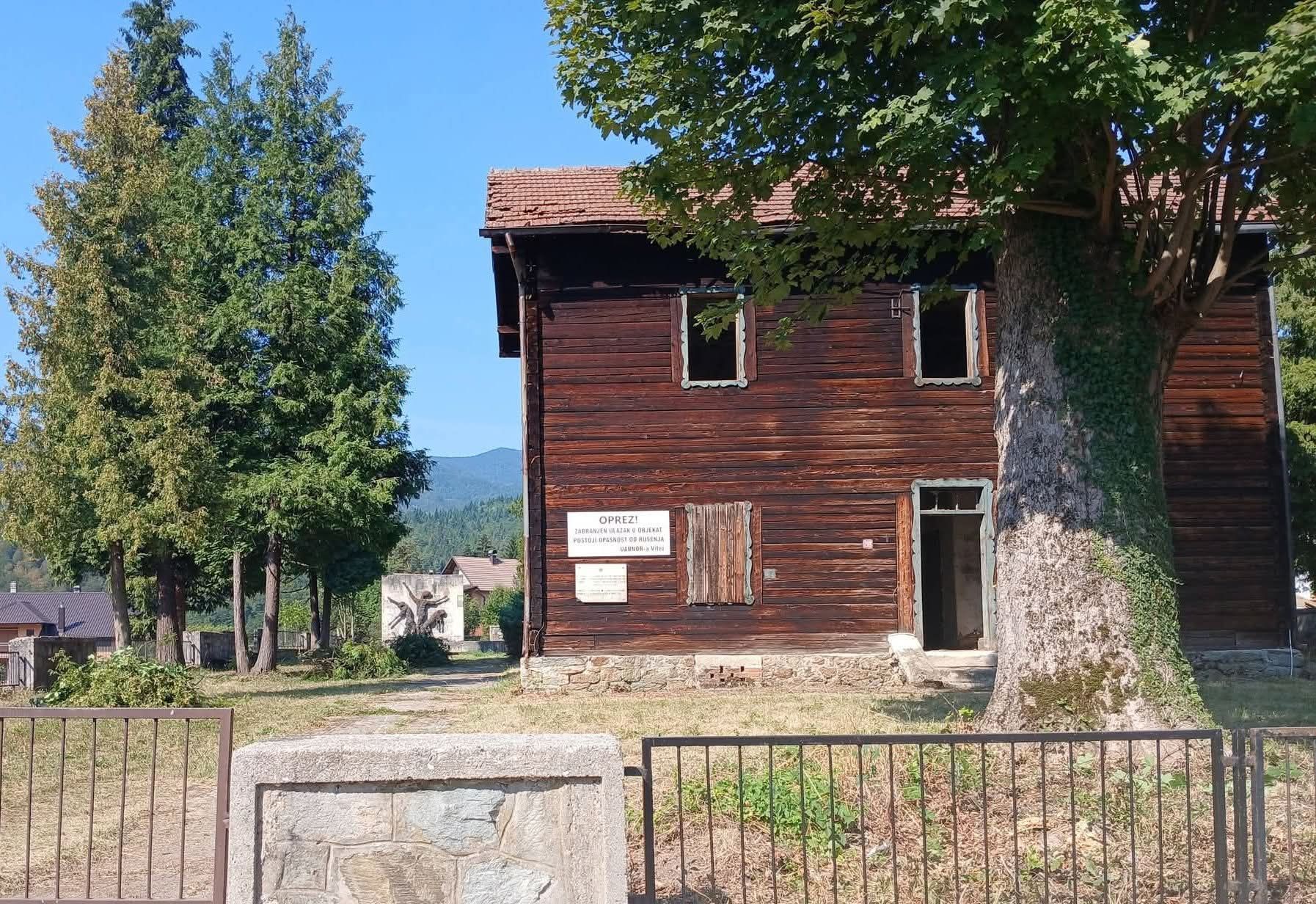 HDZ 1990 Vitez: Crna kuća se uređuje, a 1993. prešućuje