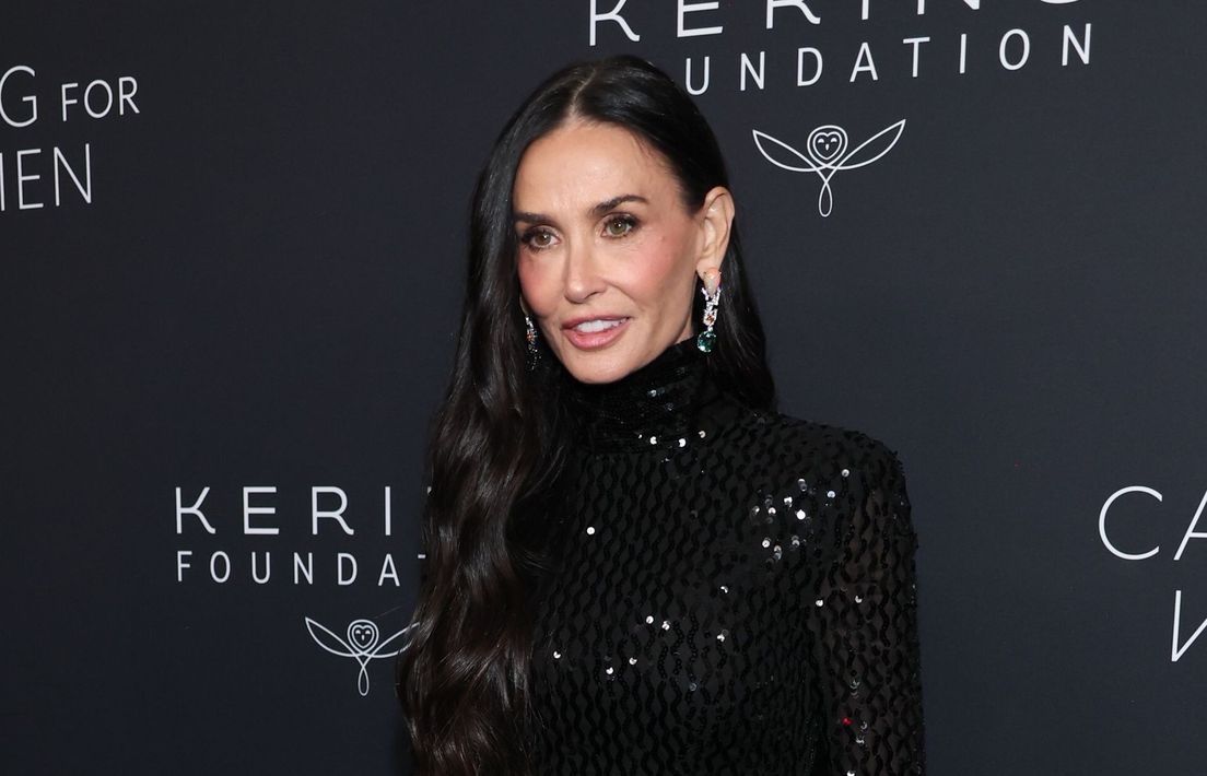 Crna haljina Demi Moore dokazuje da crna haljina nije samo odjevni predmet nego i stav