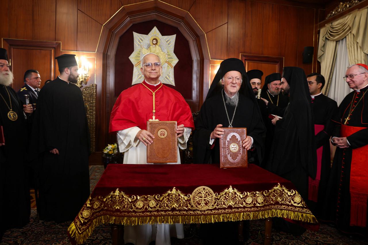 Papa Lav XIV.  i ekumenski patrijarh Bartolomej I. sudjeluju u svečanoj doksologiji i potpisivanju dokumenta koji bi mogao definirati budućnost kršćanskog jedinstva