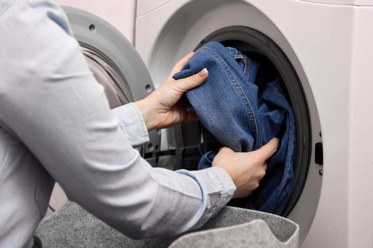 Kako očuvati tamne traperice? Dodajte ovaj prirodni sastojak u pranje