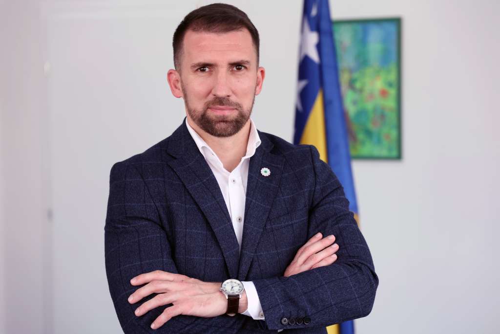 Koje novosti donosi novi Zakon o radu u FBiH? Reguliran rad na daljinu i dani vjerskih praznika