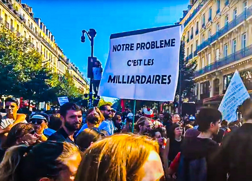 Pariz na nogama- Narod između dvije prevare