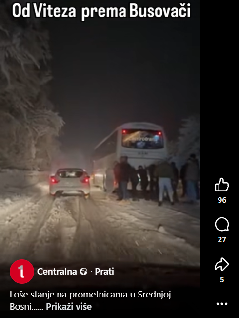 Ceste u Središnjoj Bosni: Zajedno protiv snijega, putnici pogurali autobus