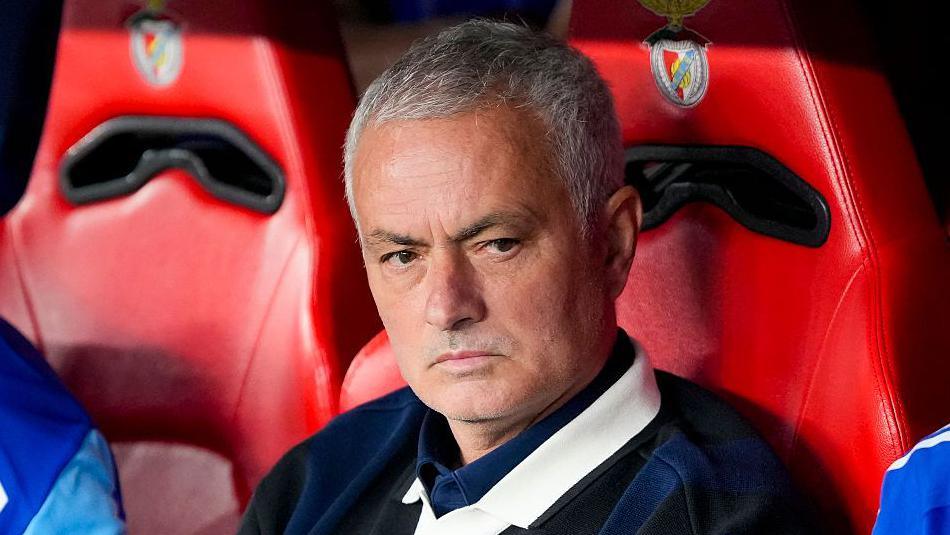 Jose Mourinho zvanično na klupi Benfice