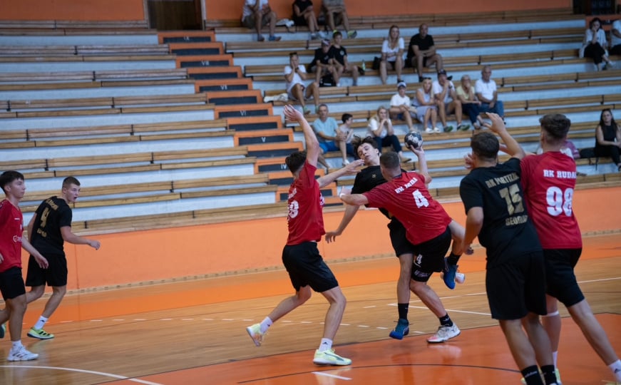 Više od 300 mladih rukometaša oduševilo Sarajlije na jubilarnom turniru
