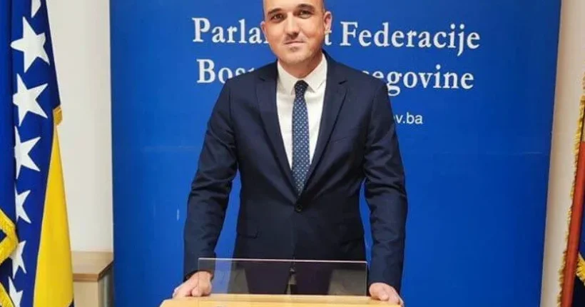 Zastupnik Marijan Marjanović: zastava i grb HRHB legalna su obilježja