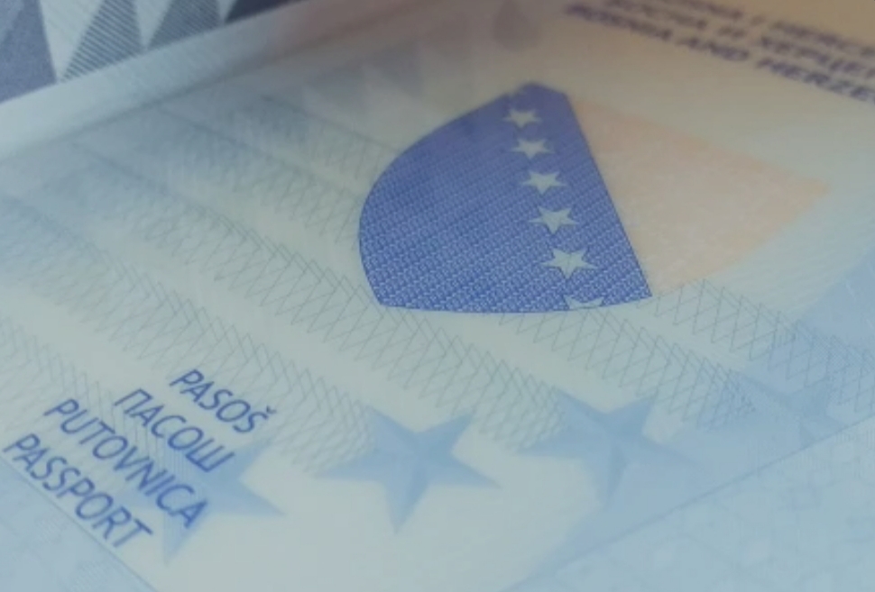 Pasoš kao karta za odlazak: više od 100.000 ljudi raskinulo pravnu vezu s BiH