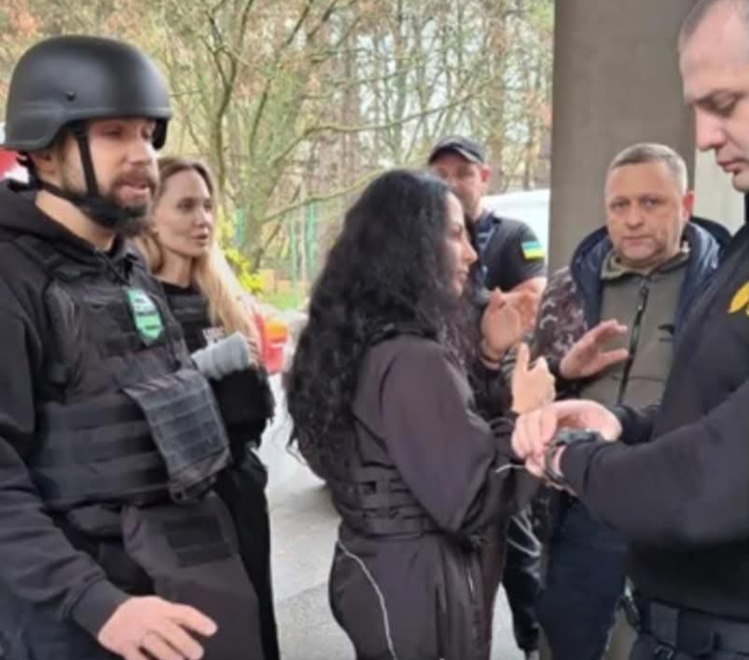 Angelina Jolie u ratnoj zoni: Sirene za uzbunu prekinule njezin posjet Ukrajini