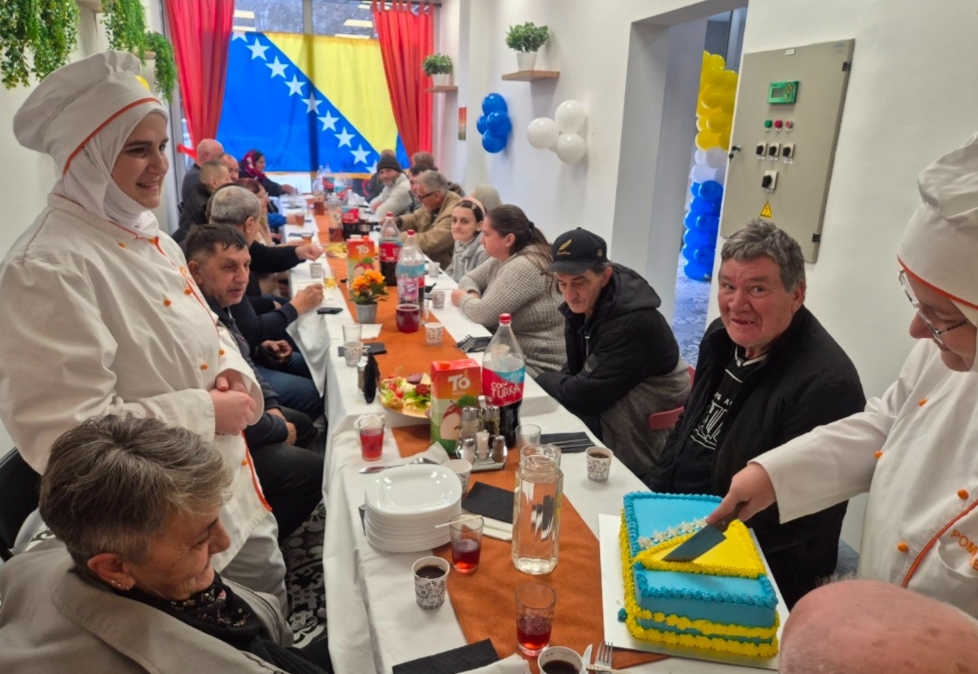 Pomozi.ba je obilježio Dan državnosti svečanim ručkom u Restoranima dobre volje