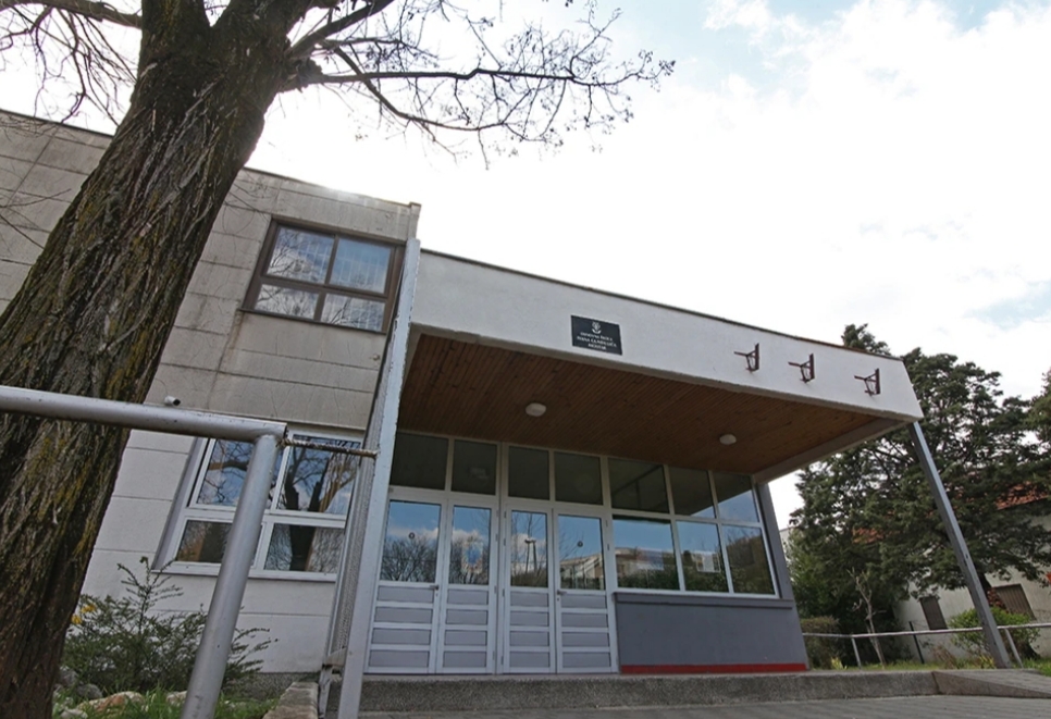 Učenik u mostarsku školu došao s popisom osoba koje želi ozlijediti?