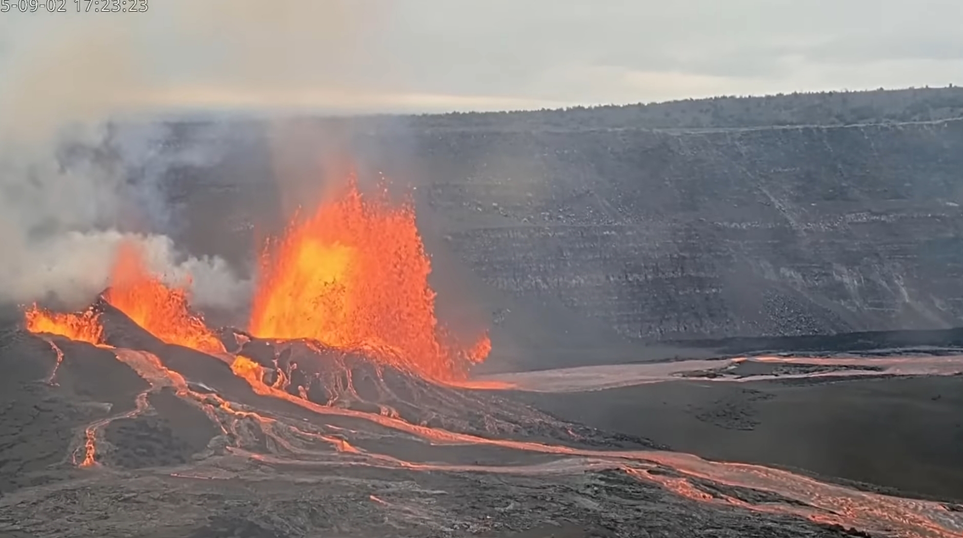 Vulkan Kilauea na Havajima eruptirao je lavom iz više otvora