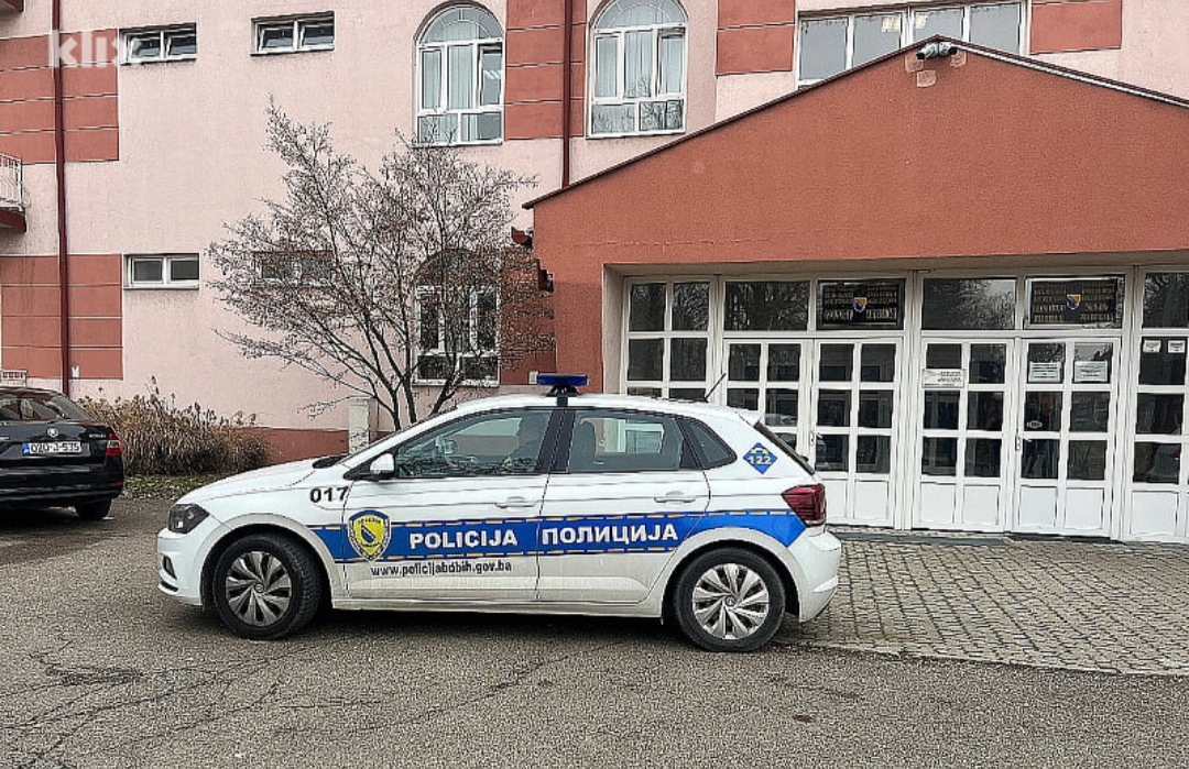 Brčko: Sedam osoba optuženo za zloupotrebu sredstava namijenjenih obnovi kuća uništenih u ratu
